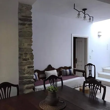 Giannakis' Filoxenia 度假居 Filótion