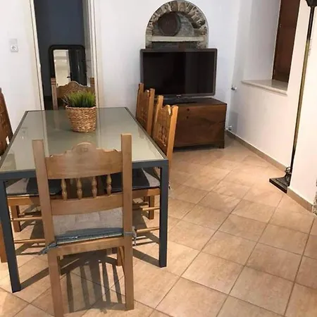 Giannakis' Filoxenia * Filótion